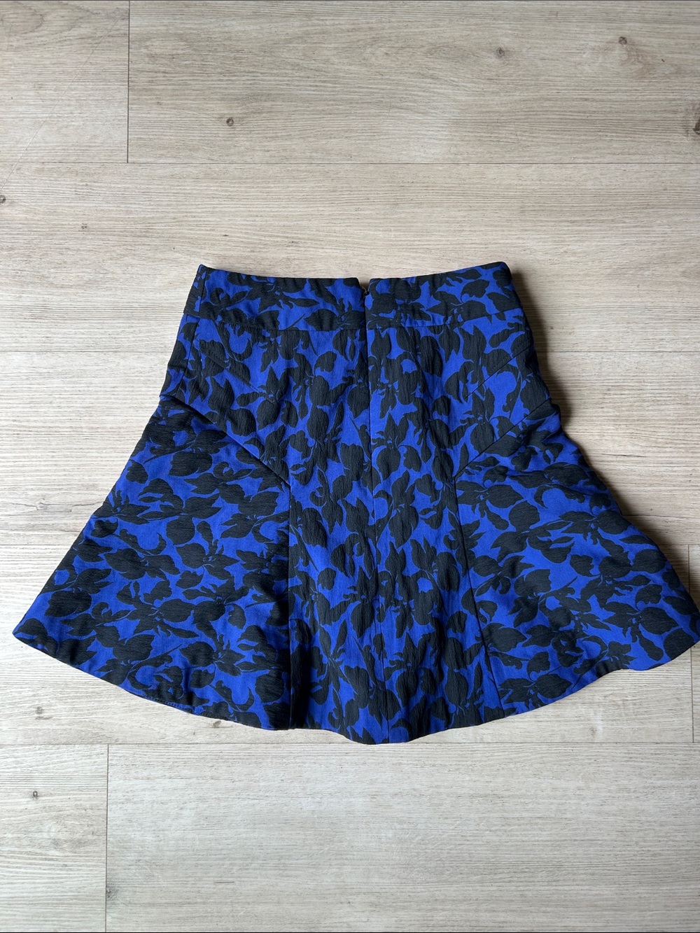 Express Royal Blue and Black Floral Mini Skirt Size 00 - Picture 7 of 7